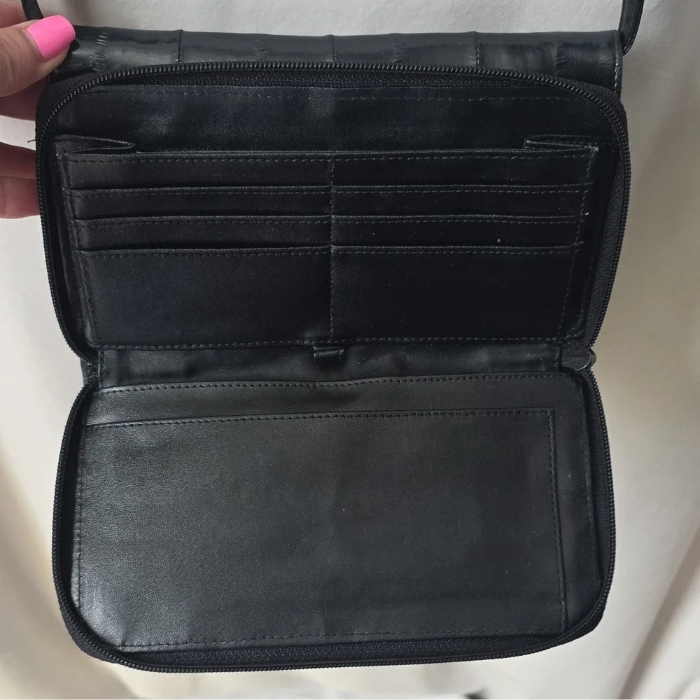 VINTAGE 1980's LeeSands Genuine EEL SKIN  Black Crossbody, Adjustable Strap